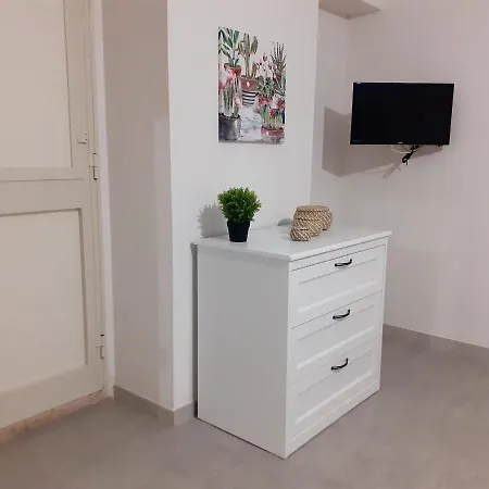Il Carrubo House * شيكلي
