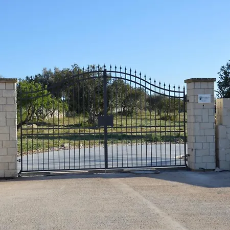Camping Il Carrubo House